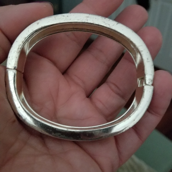 Zebra Hinged Bangle Bracelet - Picture 2 of 3
